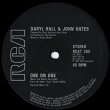 画像2: DARYL HALL & JOHN OATES / ONE ON ONE (英原盤/12"MIX) [◎中古レア盤◎激レア！英国版ジャケ原盤！ロングMIX！MURO！] (2)